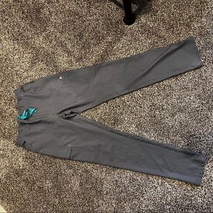 Figs Yola scrub pants in Graphite